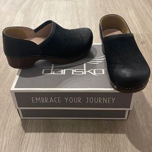 Dansko Brenna Burnished Suede Black